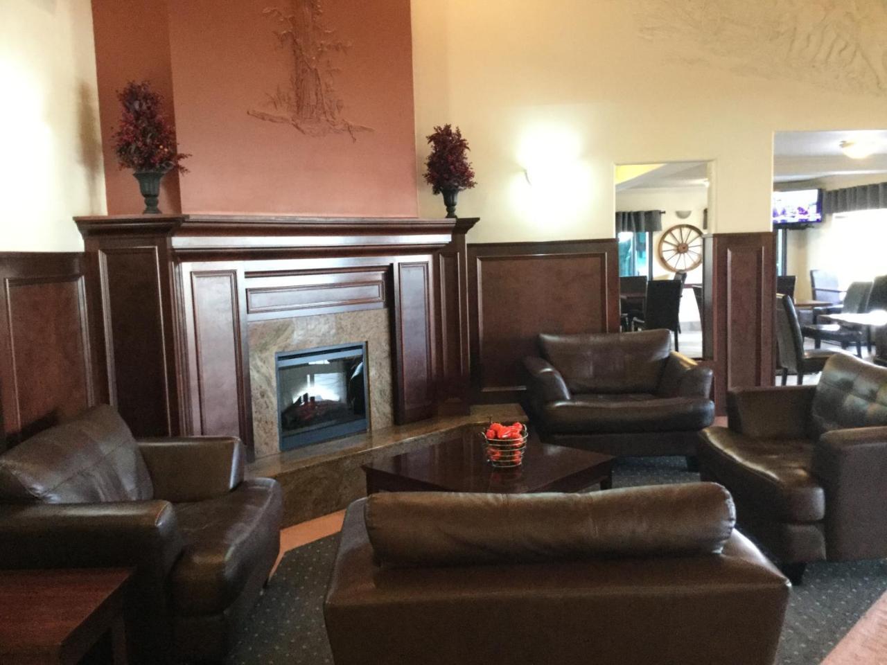 高河速8酒店 High River 外观 照片