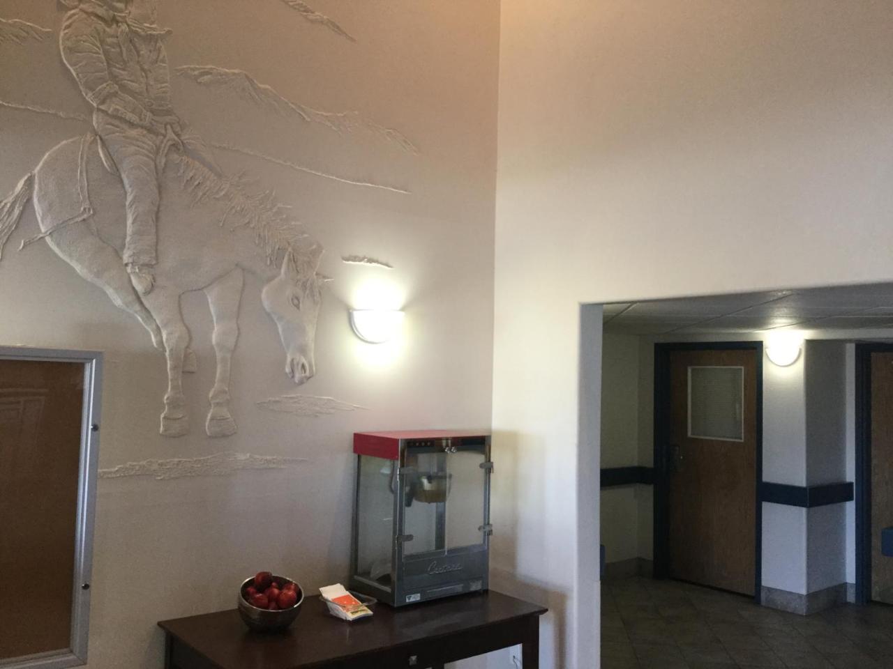 高河速8酒店 High River 外观 照片